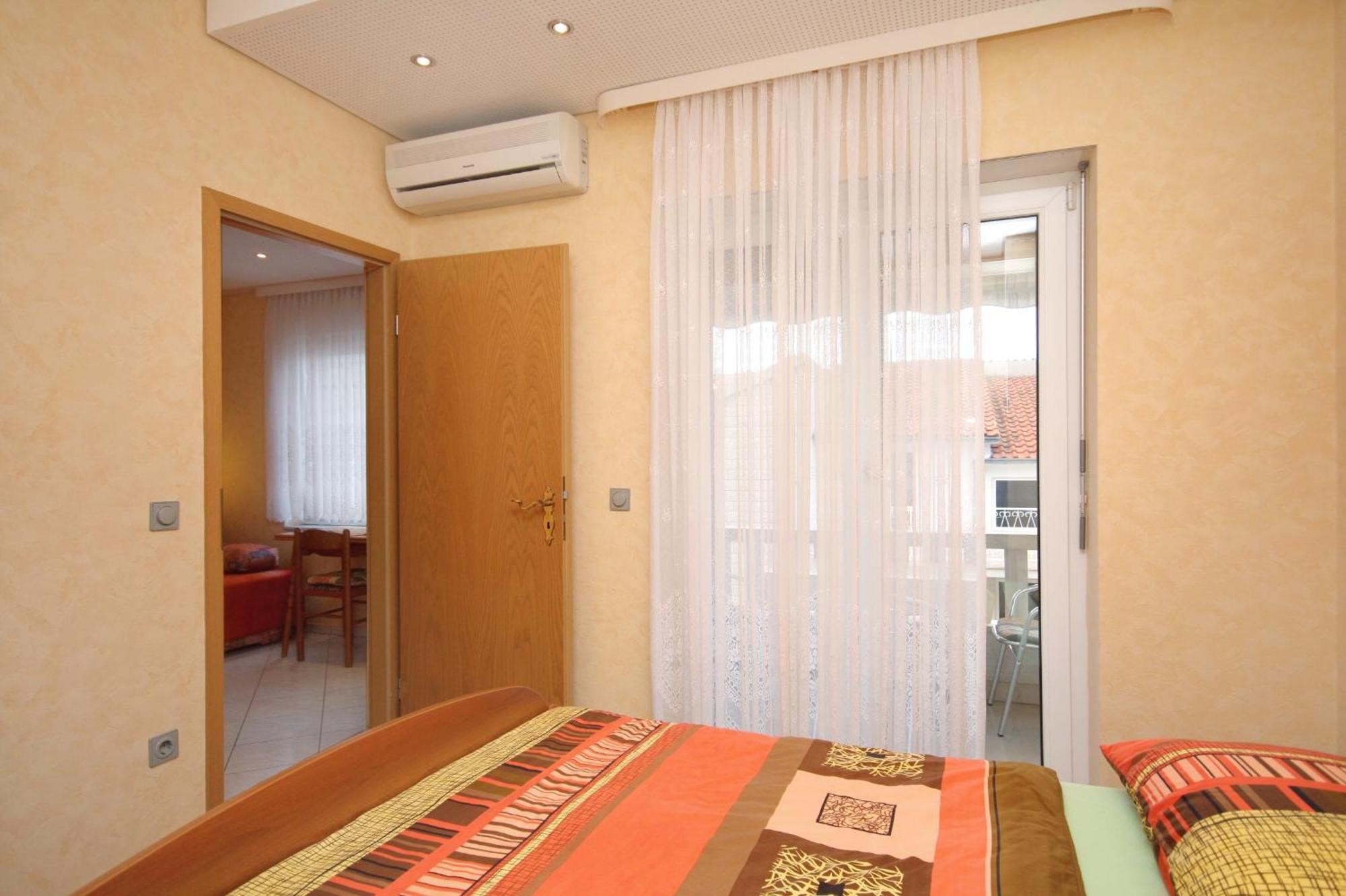 Apartments By The Sea Duce, Omis - 5973 Quarto foto