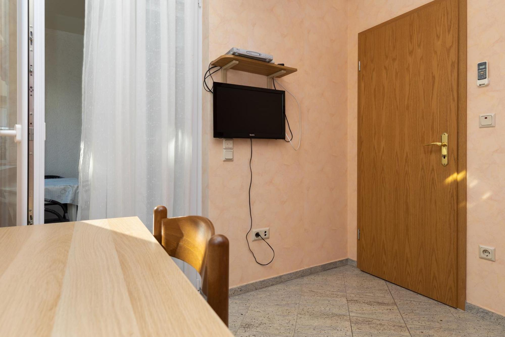 Apartments By The Sea Duce, Omis - 5973 Quarto foto