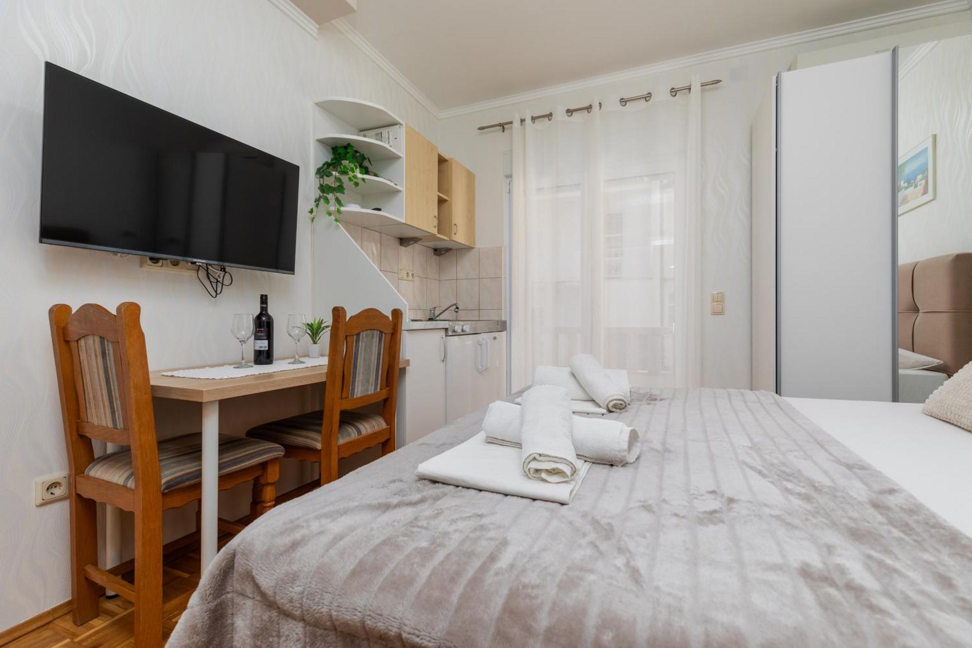 Apartments By The Sea Duce, Omis - 5973 Quarto foto